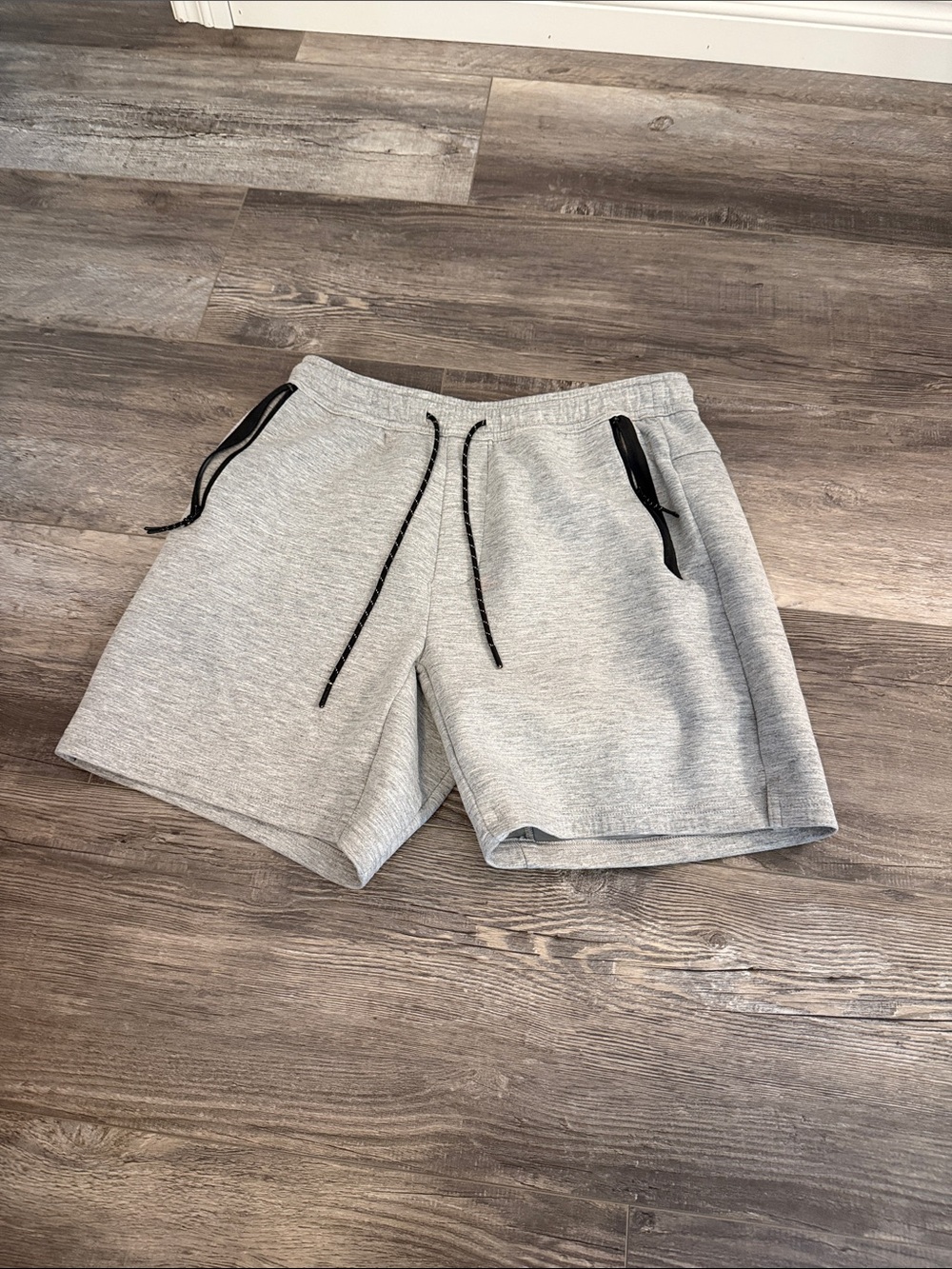 American Eagle Outfitters Light Gray Athletic Fleece Shorts‎ with Black Accents